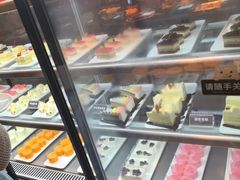 -钱小奴海鲜自助黑金店(杭州滨江龙湖店)