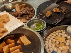 -松树干拌面店