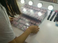 -4iNLOOK美瞳店(龙之梦购物中心虹口店)