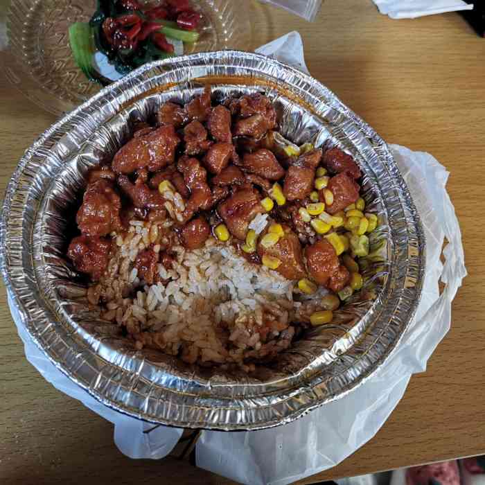 阿明煲仔饭(白庄街店)-"可以的,最下面的米饭带饹馇,特别好吃.