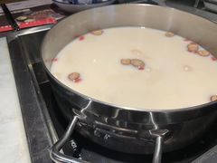 -尚尚仙·酸汤猪手·猪肚鸡火锅(华联万柳购物中心店)