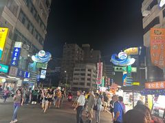 -六合夜市