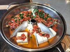 -鱼鲜饭香·招牌汽锅剁椒鱼头王