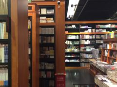 -西西弗书店&矢量咖啡(壹方购物中心店)