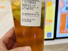 手打柠檬鸭屎茶-CoCo都可(砂之船奥莱店)