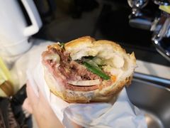 -Bánh Mì Huynh Hoa