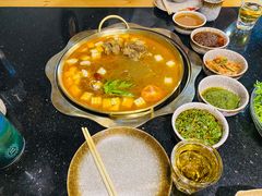 -顶顶汤火牛排火锅·经典铜锅涮肉