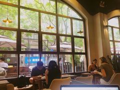 靠窗位-VESH COFFEE(定西路店)