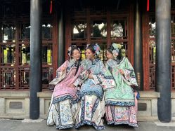 -一揽芳华汉服旗袍体验馆(拙政园店)