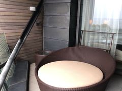 -上海滴水湖皇冠假日酒店