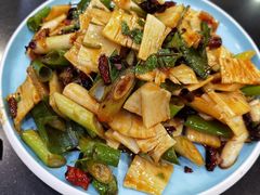 -瑞杰烧烤店·24小时营业(山东路店)
