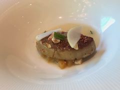 香煎法式鹅肝佐玫瑰酒梨焦糖苹果-福楼法餐厅FLO