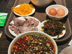 肉蛋双飞牛肉面-清真·马安军辣子牛肉面