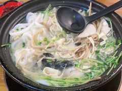 -丽虹云南过桥米线(兴工街店)