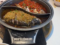 -阿瓦山寨·湘菜现炒·剁椒鱼头王(咸阳总店)