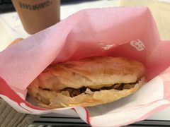 经典腊汁肉夹馍-西少爷(望京SOHO店)