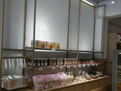-顶东面包花园·生日蛋糕(世博店)