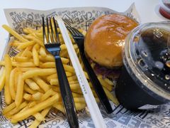 -TRIPS BURGER(大钟寺店)