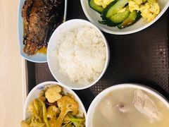 -同济大学本部学苑饮食广场