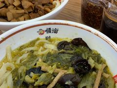 -顺溜·手工刀削面·黑金店(铜锣湾店)