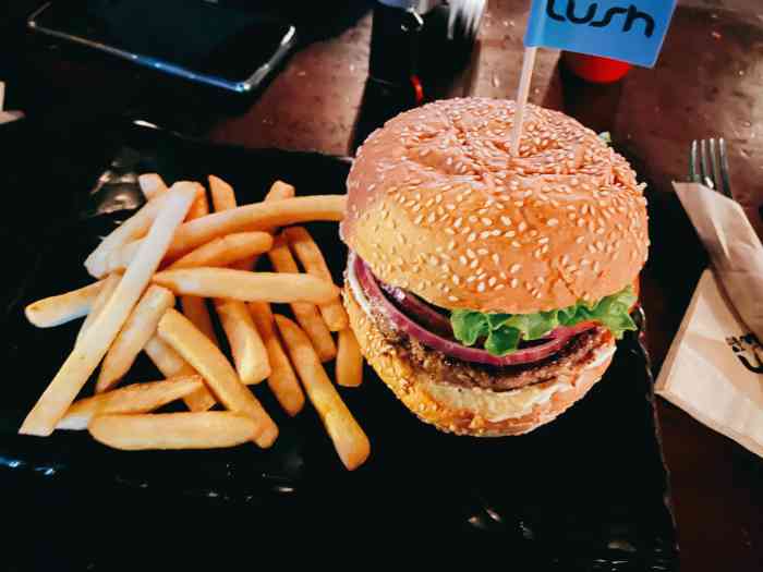 lush(成府路店)-"是歪果仁朋友带过来吃的 然后客人基本三分.