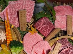 -山川小町·极番烧肉(新地假日广场店)