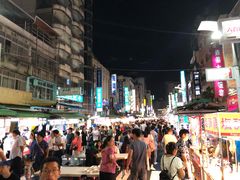 -六合夜市
