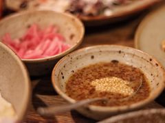 烟熏三文鱼配烤饺子皮和芥末籽酱-BOR Eatery(安福路店)