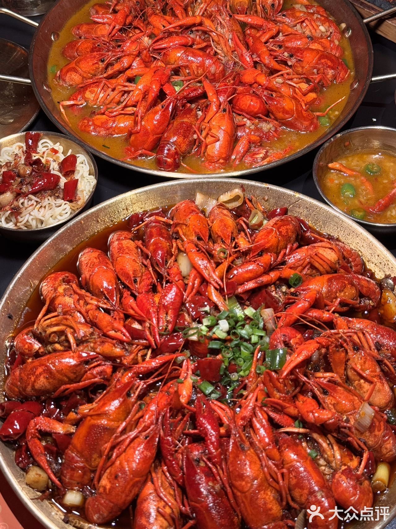 成都人私藏30年的烧烤顶流！小龙虾比手掌大，一口沦陷🤯 