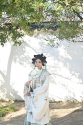 -一揽芳华汉服旗袍体验馆(拙政园店)