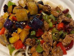 茄子肉丁小公鸡双拼拌面-文三里屯面馆(三里屯店)