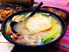 -香巴拉云南餐厅(华莱坞店)