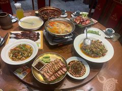 -老滇山寨•云南特色菜•地方菜•民族风情歌舞表演(金碧店)