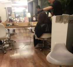 点击看大图 染发-東田造型