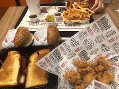 -The Habit Burger Grill 哈比特汉堡(世博店)