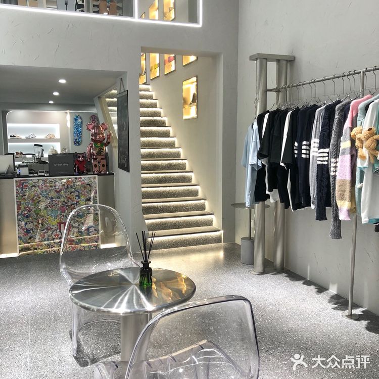   杭州潮人聚集地，好逛又好玩的潮牌买手店