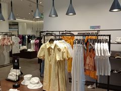 -URBAN REVIVO(上海中庚漫游城店)