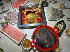 -二荆条·蜀鲜汇城市森林火锅