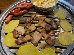 厚切五花肉-·缸桶屋·韩式牛肋条自助烤肉(西湖D11店)