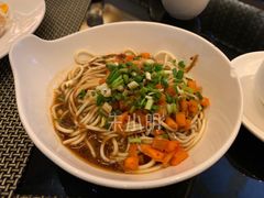 厨师长拌的热干面-武汉武昌威斯汀酒店-知味自助餐厅