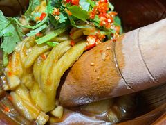 -老滇山寨•云南特色菜•地方菜•民族风情歌舞表演(金碧店)