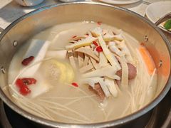 -三人行骨头王火锅(长寿店)