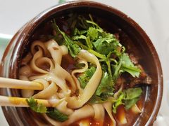 -亚伟瓦罐面美食城(淇县总店)