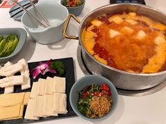 酸汤猪脚锅-小街猪手(团结湖店)