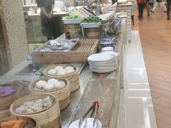 自助取餐区-湖景知味西餐厅•自助餐• 轻食(南京金茂威斯汀大酒店)