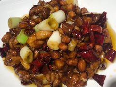 宫保鸡丁-夫妻肺片·中华老字号·正宗川菜(春熙路店)