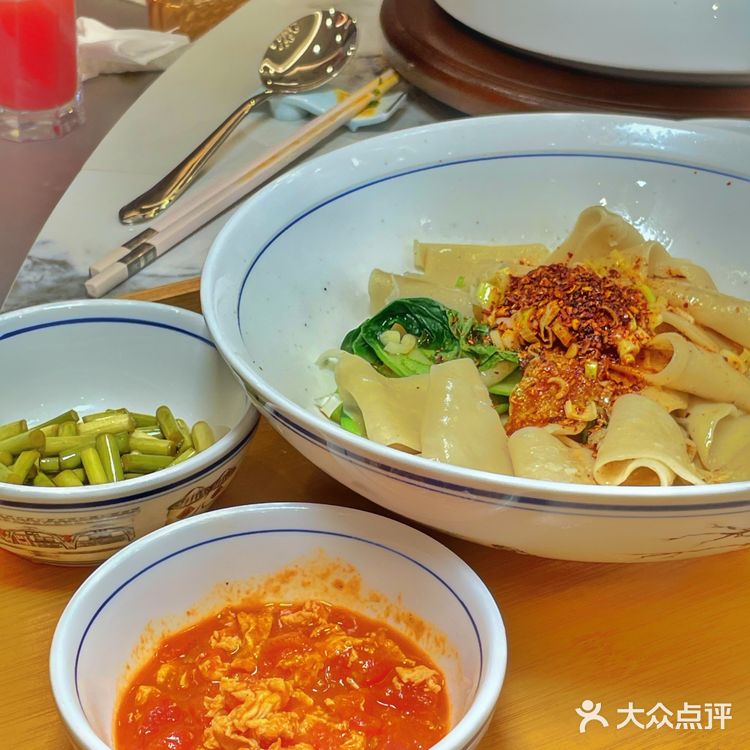 在浐灞吃饭大概是天底下最惬意的事情了