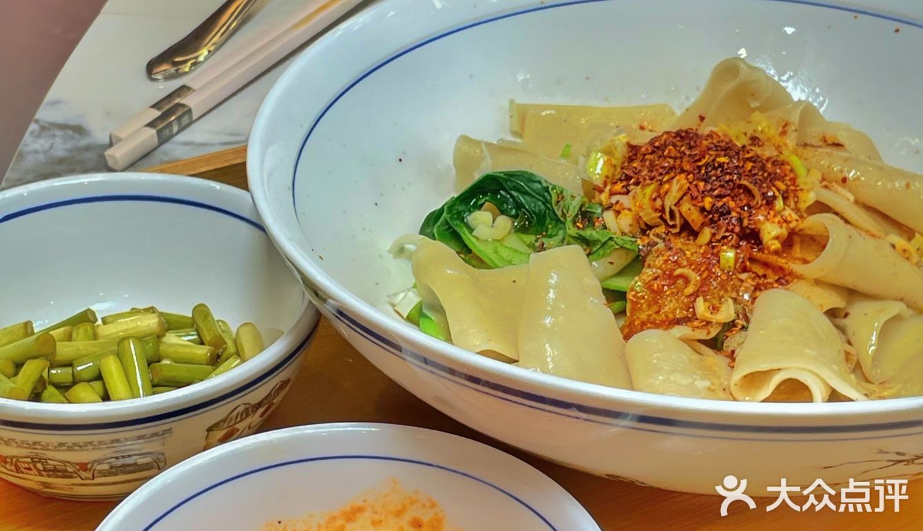 在浐灞吃饭大概是天底下最惬意的事情了