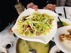 韭黄炒肉丝-南山渔宴