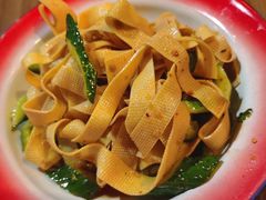 秘制豆皮黄瓜-炙热童年·老北京炙子烤肉(南锣鼓巷店)
